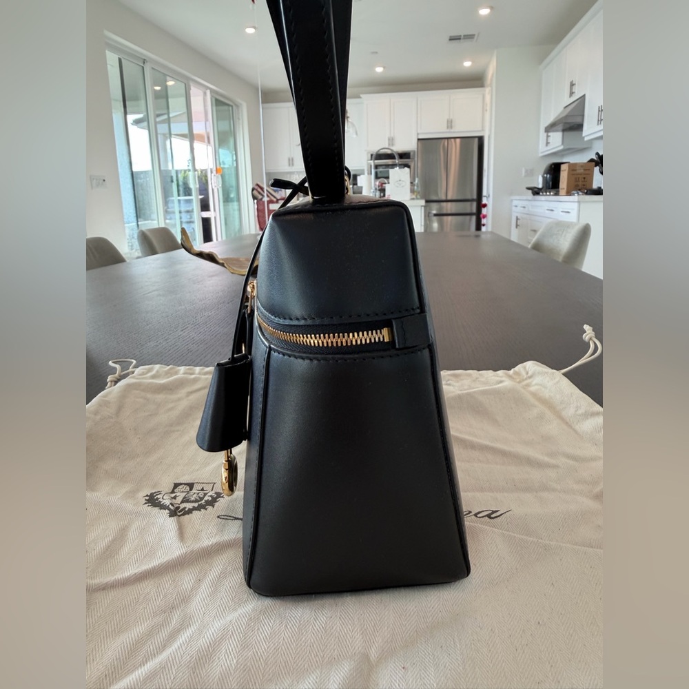 Loro Piana Extra Bag L27 in black smooth calfskin; worn 5x - Picture 8 of 11